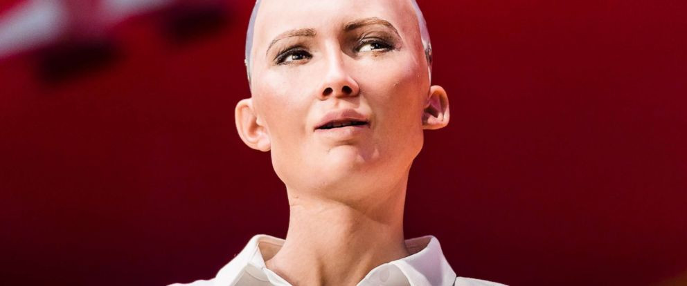 sophia-robot-gty-02-jpo-171026_12x5_992