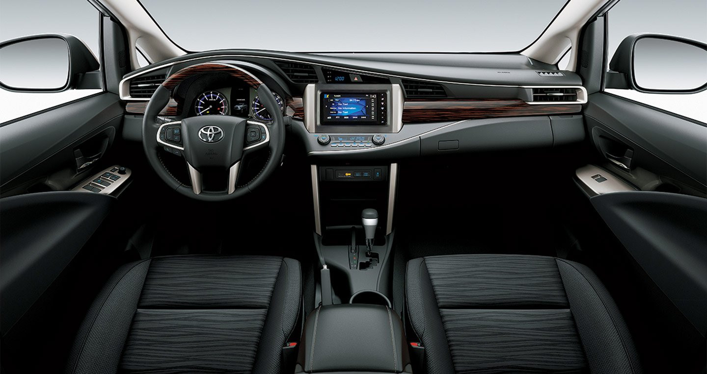toyota-innova-2017-12.jpg