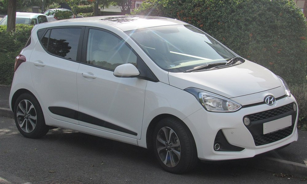 1200px-2017_Hyundai_i10_Premium_SE_Automatic_1.2_Front
