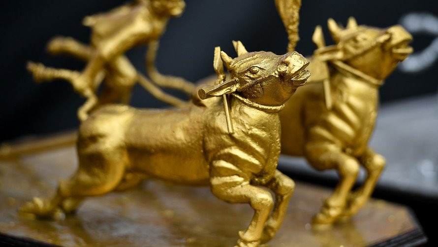 MW-GB040_gold_b_20180103122329_ZH