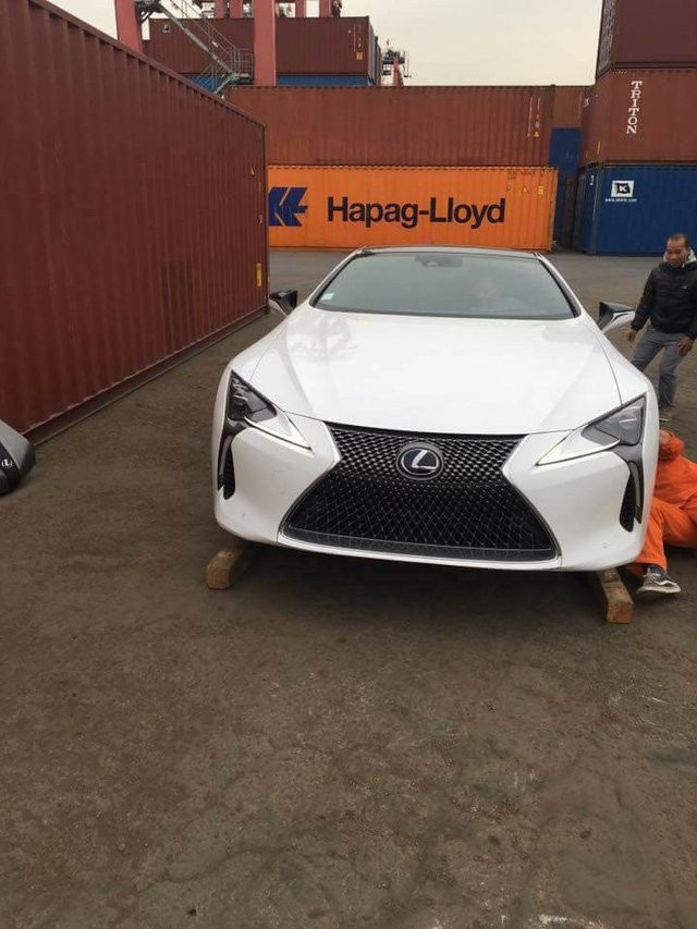 Lexus LC 500h thứ hai xuất hiện tại Việt Nam - Ảnh 2.