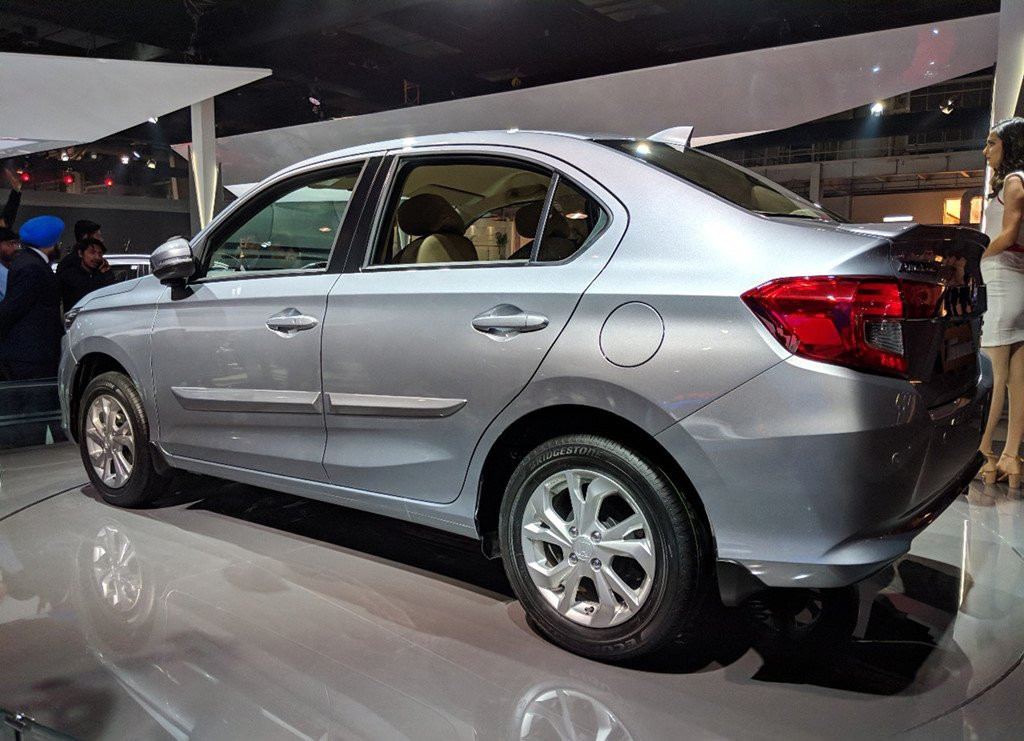 Honda Amaze - doi thu Hyundai Grand i10 sedan hinh anh 4