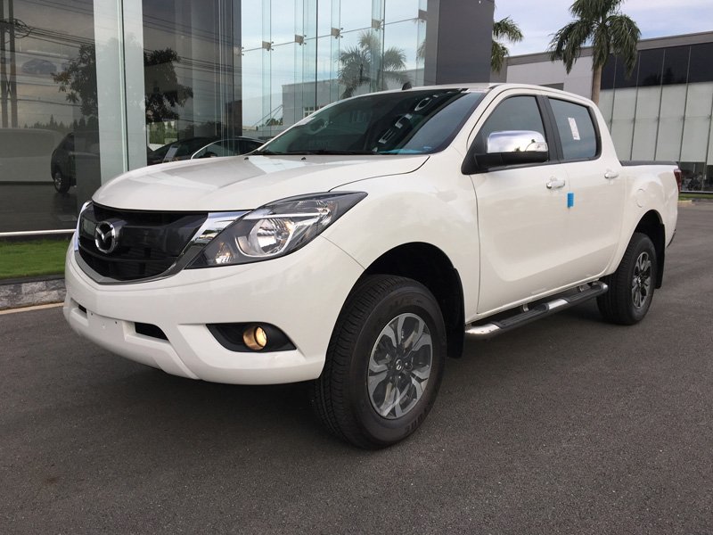 mazda-bt50-mau-trang-slider1-661006f19835