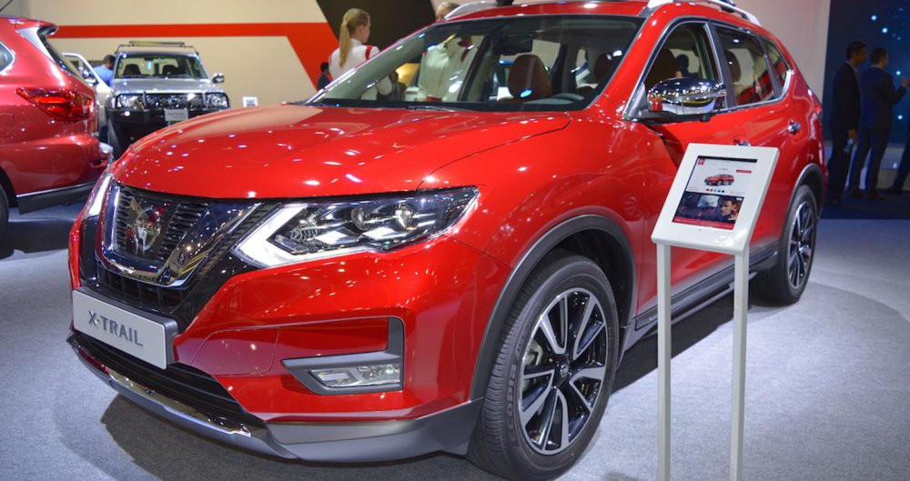 2018-nissan-x-trail-front-three-quarters-left-side-at-2017-dubai-motor-show 5
