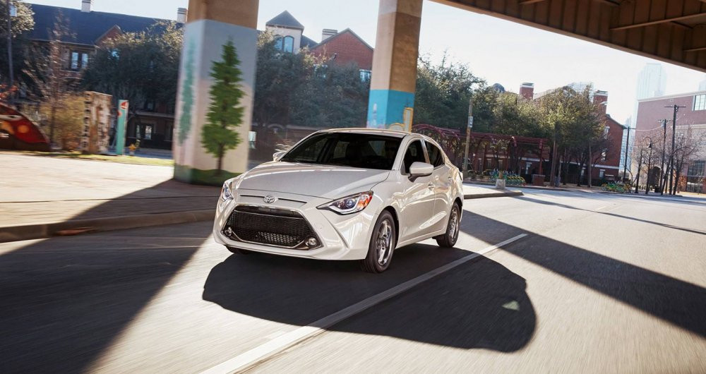 2019-toyota-yaris-sedan-1 3