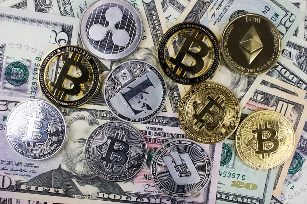 Cryptocurrency-set-Bitcoin-Litecoin-Ethereum-Dashcoin-Ripple.-USA-dollars-background.