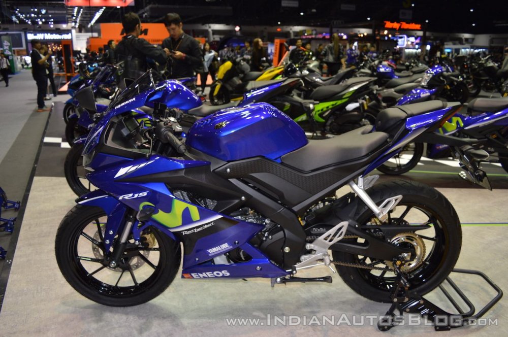 Yamaha-R15-MotoGP-logo-Movistar-mau-quen-thuoc-anh-4