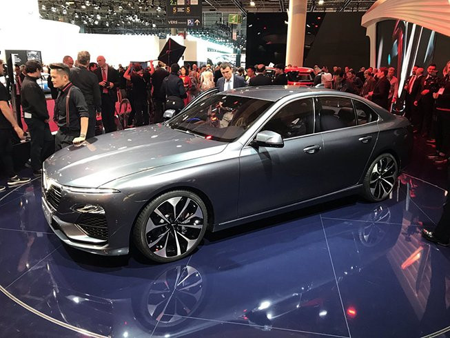 than_xe_lux_a2_vinfast 5