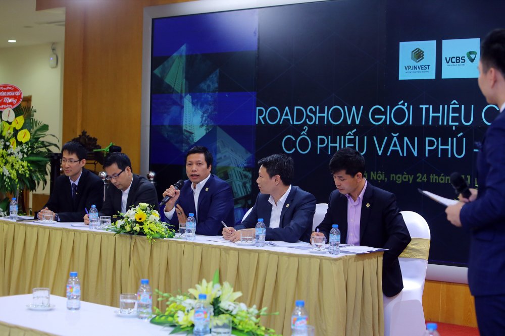 Toan canh Roadshow VCBS 5