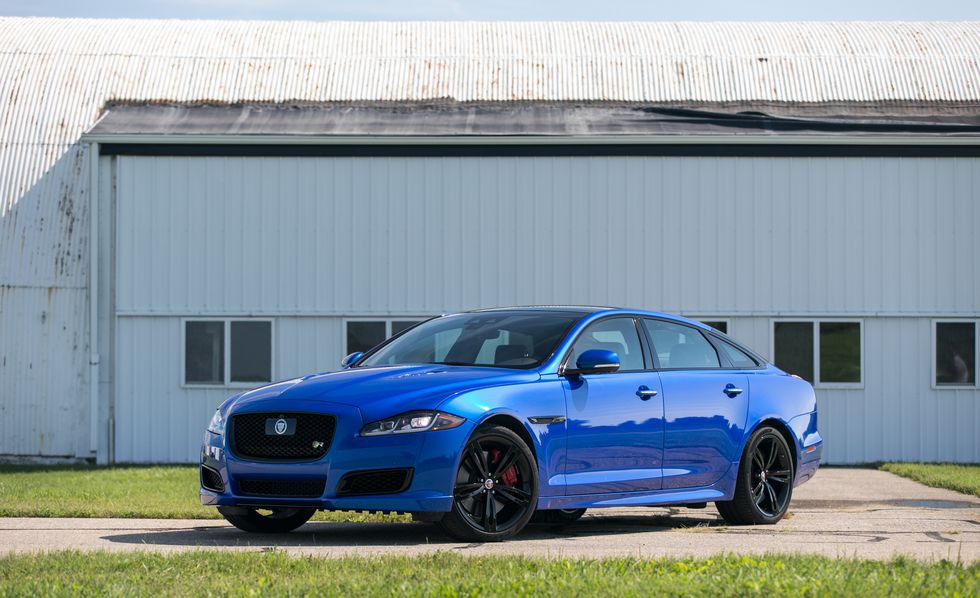 2018-jaguar-xjr575-108-1538661619 7