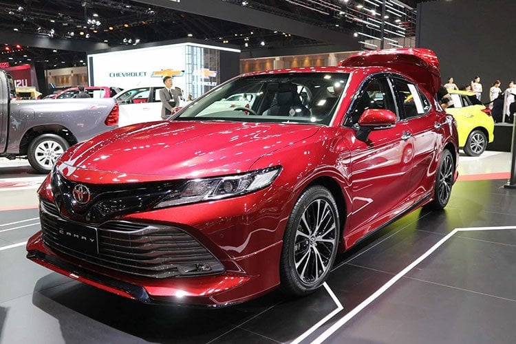toyota-camry-2019-manh-me-hon-voi-goi-do-trd-sportivo