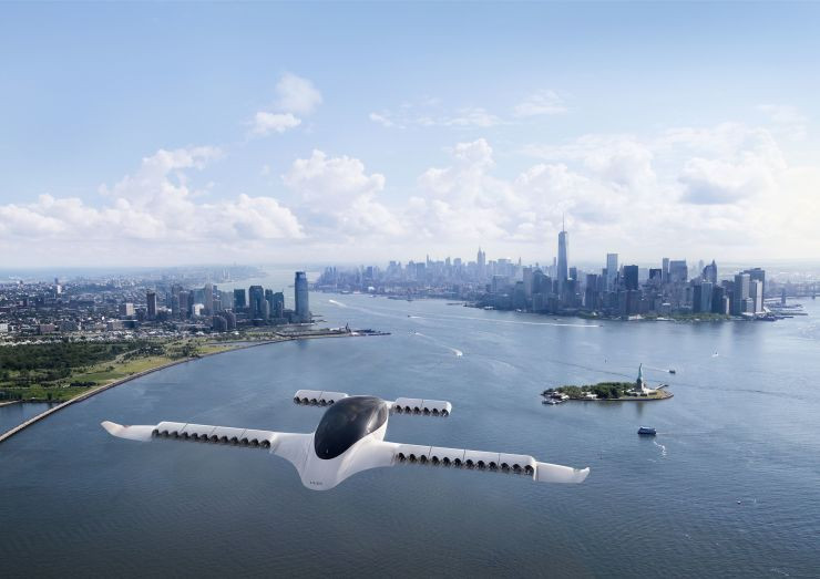 105960374-1560264451996lilium_fo002_air-taxi-flying-into-new-york_screen