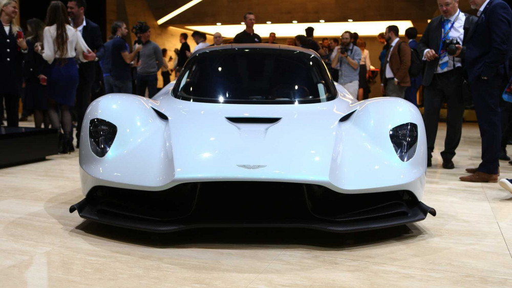 aston-martin-valkyrie (1)