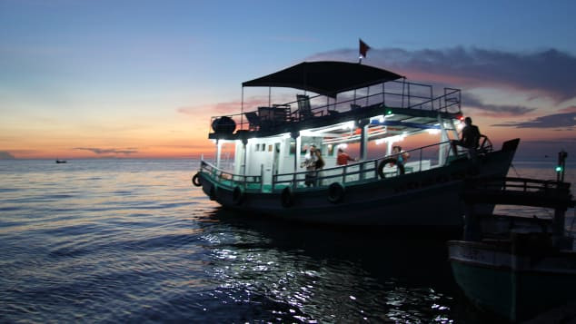 http___cdn.cnn.com_cnnnext_dam_assets_190702144144-phu-quoc-squid-fishing 7