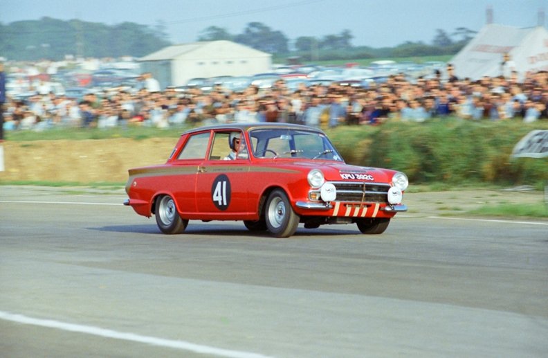 c8122537-1965-lotus-cortina-2
