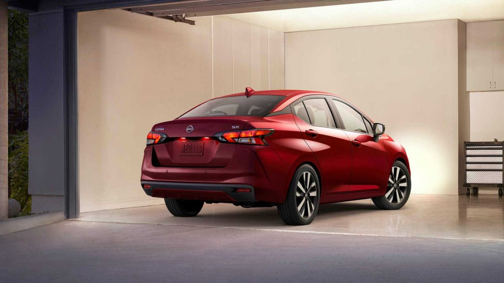 2020-nissan-versa-unveil (1)