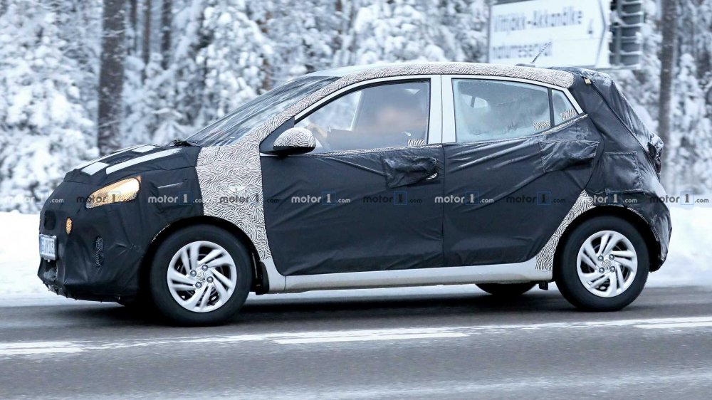 2020-hyundai-i10-spy-photo (3) 4