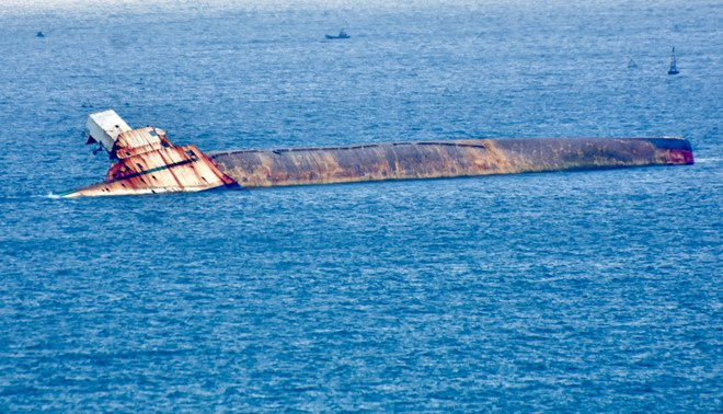 'Xe thit' tau du lich tim 5 thuyen vien mat tich o bien Quy Nhon hinh anh 2