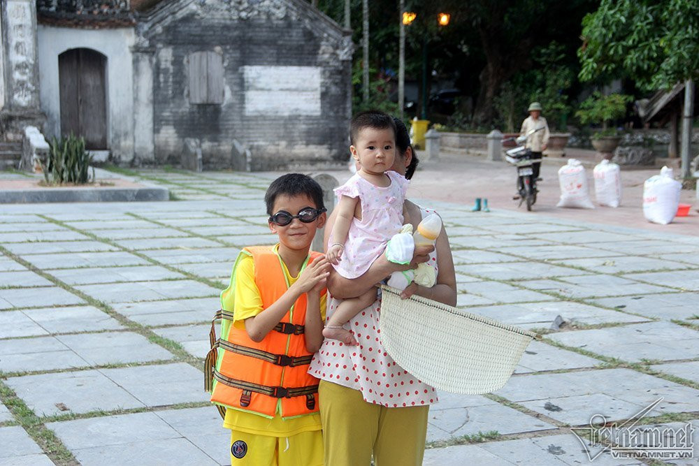 chùa Thầy,Hà Nội,bể bơi