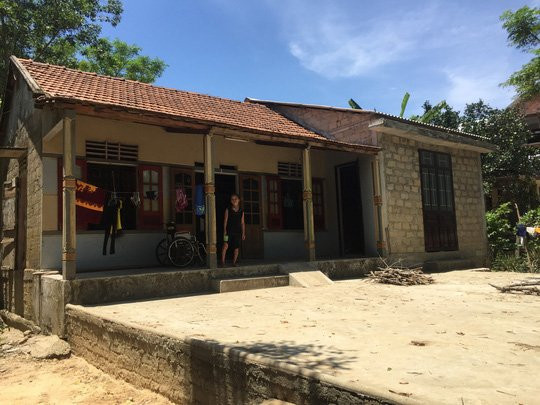 Tường trình của người chồng xích vợ ở gốc cây - Ảnh 2.