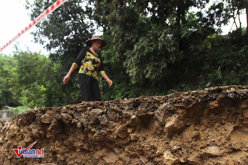 nhà sập,Hòa Bình,sông Đà,sạt lở