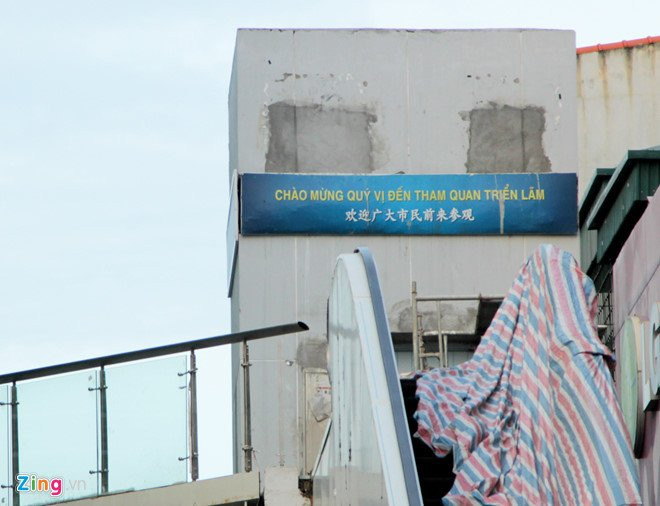 Bien ten chu Trung Quoc gan o nha ga duong sat Cat Linh - Ha Dong hinh anh 3