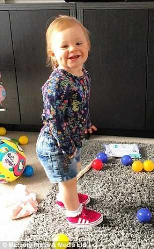 em-be-bi-nut-bung-khien-ruot-ngoai-da-song-sot-ky-dieu