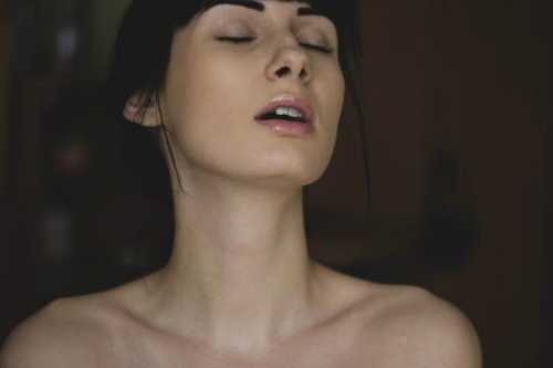 woman-eyes-closed-jpeg-1929-1480732888