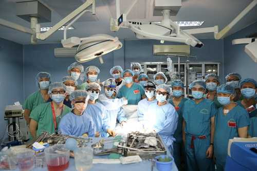 Nhung-hinh-anh-dac-biet-ve-ca-ghep-phoi-thanh-cong-dau-tien-4_resize