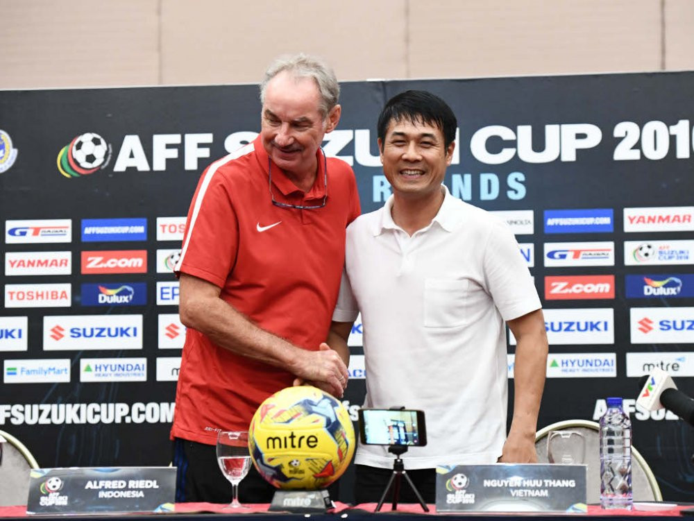 Alfred-Riedl-and-Nguyen-Huu-Thang