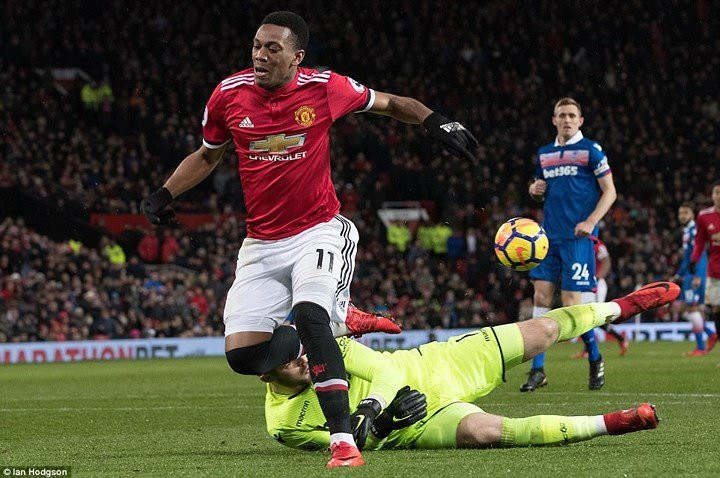 482C1CAD00000578_5272337_image_a_54_1516051073884_LYNX