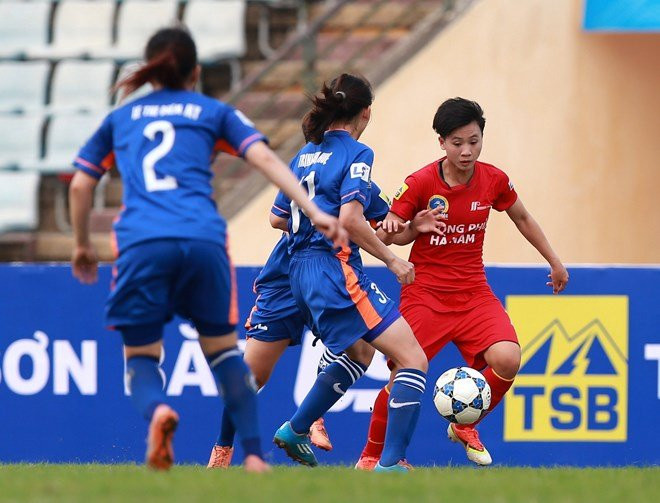 Tuyet Dung di bong 3 [1600x1200]_VQFT.jpg 3