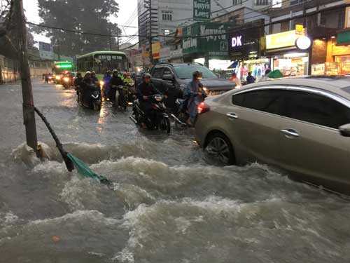 trieu cuong tp.hcm se dat dinh, gay ngap nang chieu 17/10 hinh anh 1