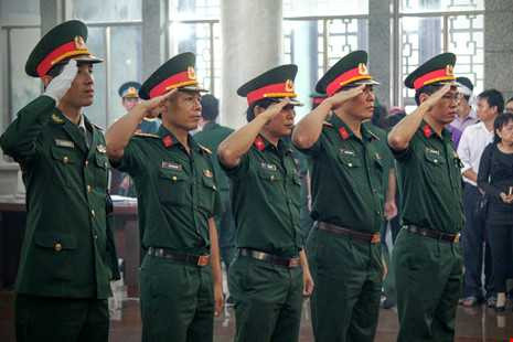 Trực tiếp: Bắt đầu lễ truy điệu 3 phi công hi sinh - ảnh 11