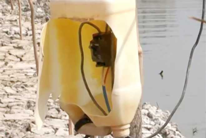 Hai cong nhan bi dien giat trong trai tom hinh anh 1