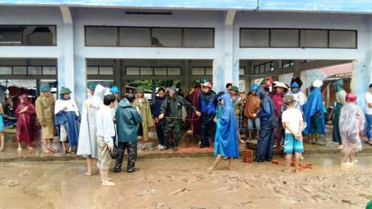 Lực lượng đang tiếp tục tìm kiếm.( Ảnh Nguyên Pháp)