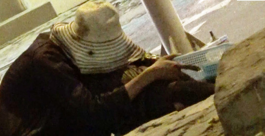 Từ 19 giờ đến 22 giờ 30, Sỹ có mặt tại giao lộ Lê Lợi - Nam Kỳ Khởi Nghĩa (quận 1) để xin tiền người đi đường