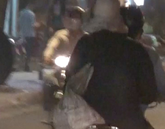 Sau đó, Sỹ được một đối tượng chở đến khu Bùi Viện mua ma tuý và xin tiền khách Tây - Ảnh: Thành Đồng