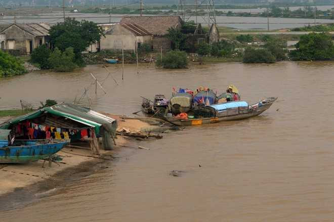 Xom chai khong ho khau giua long thi xa hinh anh 1