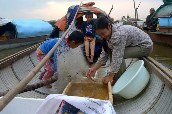 Xom chai khong ho khau giua long thi xa hinh anh 6