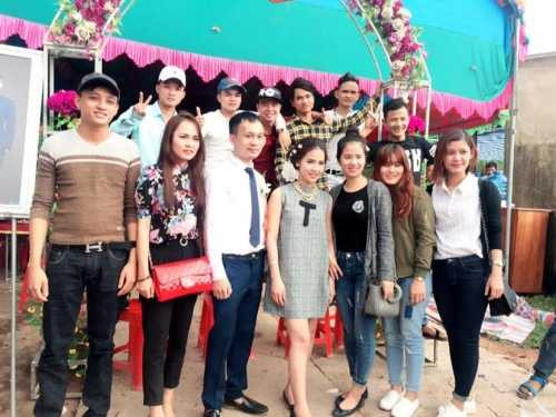 dam cuoi la lung o ha tinh: quan khach, dau re om nhau bat khoc hinh anh 2