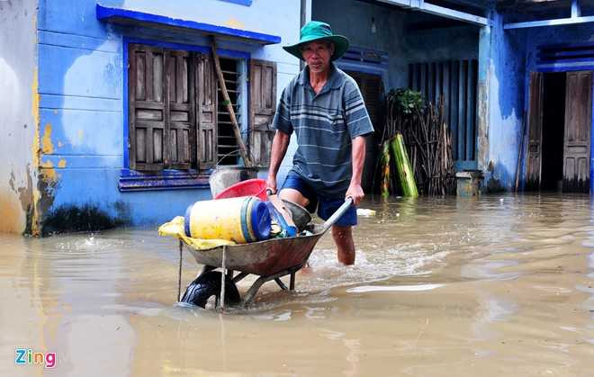 Dan Quang Ngai ganh hai tran lu trong mot ngay hinh anh 4
