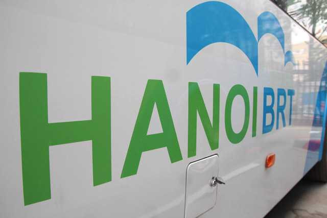 can-canh-xe-buyt-nhanh-brt-sap-dua-vao-hoat-dong-o-ha-noi-giadinhvietnam.com 2
