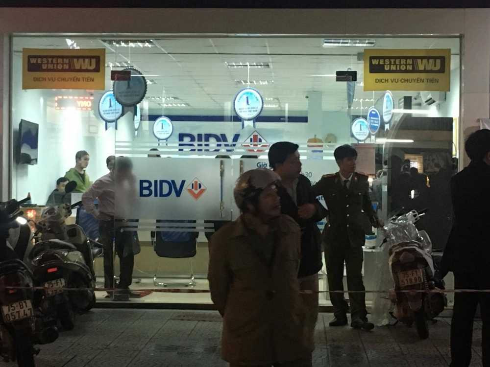 15387483_1186934521396600