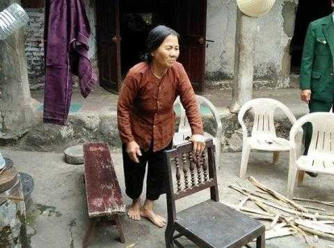 Can bo xin lai tien den bu cua dan: Dan tu nguyen