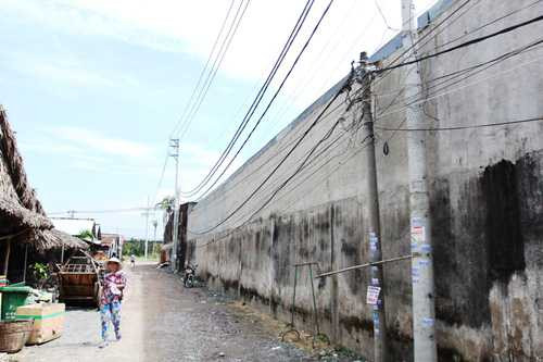 4 me con bi dien giat cung do duoc thanh nien cuu song hinh anh 2