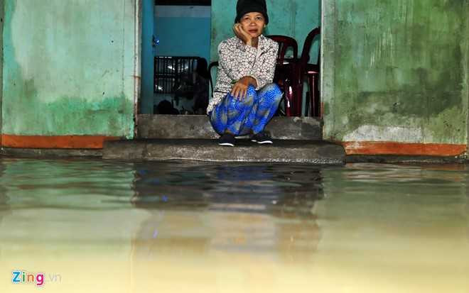 Hang nghin nha dan Quang Ngai ngap sau trong lu hinh anh 9
