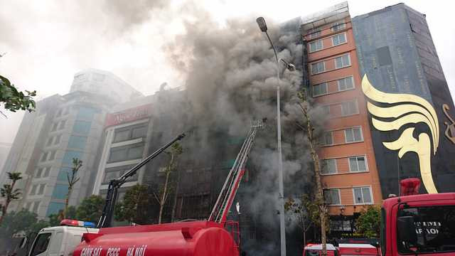 Liên quan đến vụ cháy quán karaoke, 3 cá nhân của Phòng cảnh sát PCCC số 3 bị khiển trách