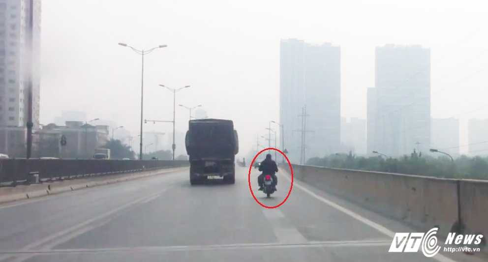 chay-xe-len-cao-toc-1-1134