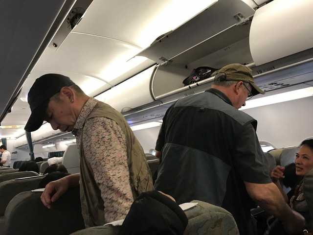 Vài hành khách bỏ chuyến sau khi máy bay quay về TPHCM